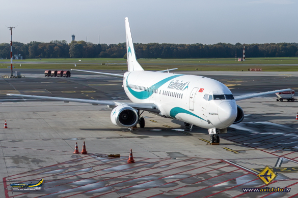Boeing 737-4Q8