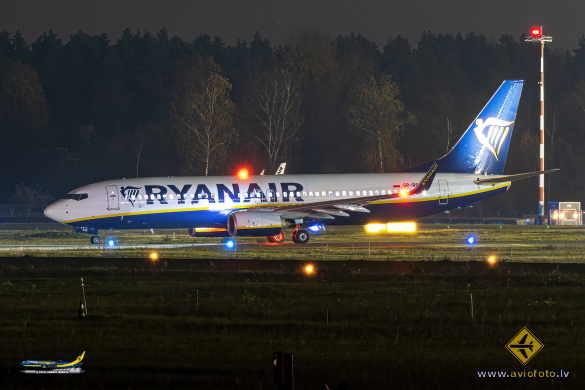 Boeing 737-8AS