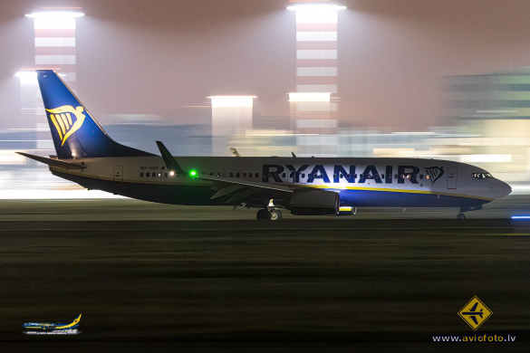 Boeing 737-8AS