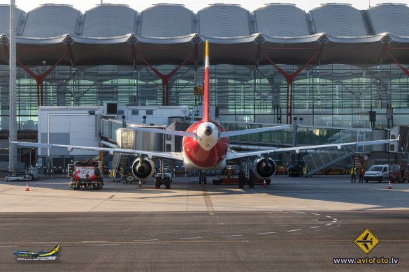 Airbus A320-214