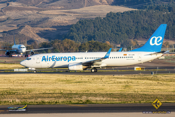 Boeing 737-85P