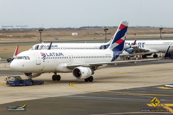 Airbus A320-214