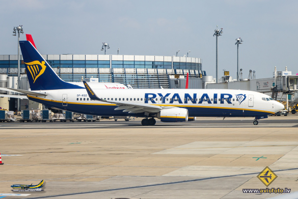 Boeing 737-8AS
