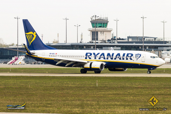 Boeing 737-8AS