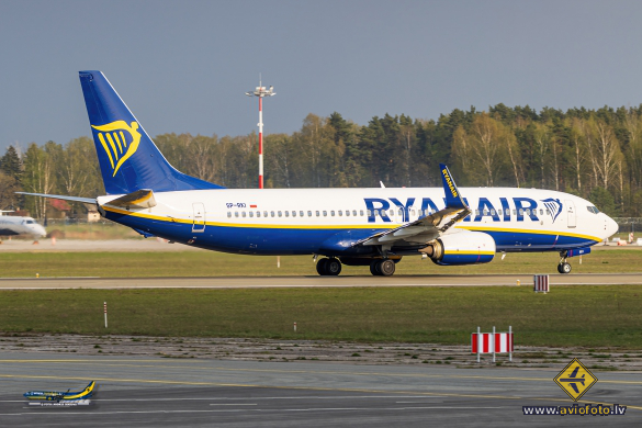 Boeing 737-8AS