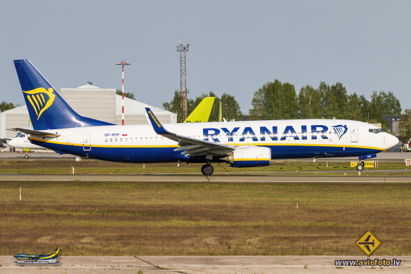 Boeing 737-8AS
