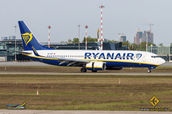 Boeing 737-8AS
