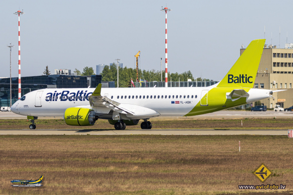 Airbus A220-300