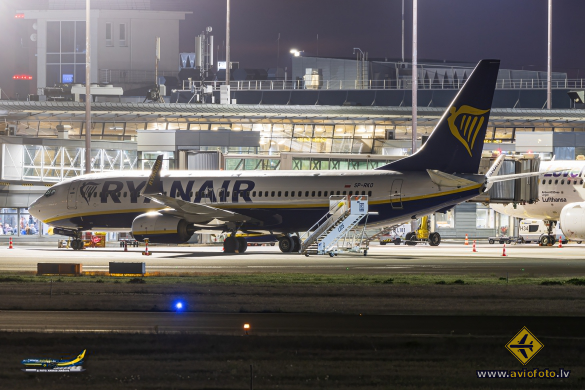Boeing 737-8AS