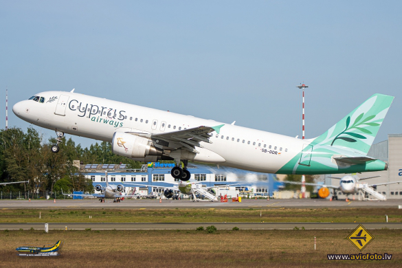 Airbus A320-214