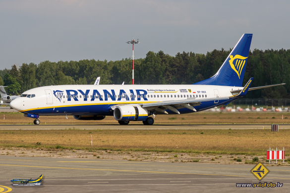 Boeing 737-8AS