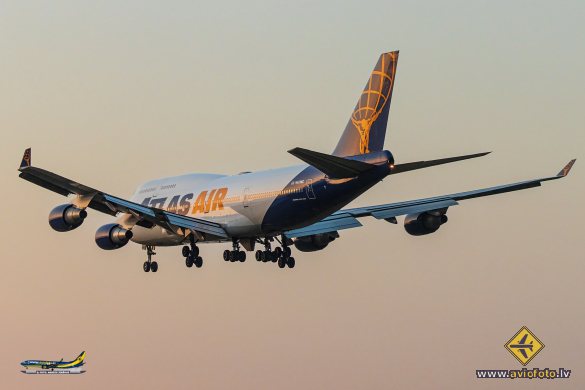 Boeing 747-443
