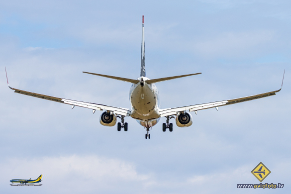 Boeing 737-8JP