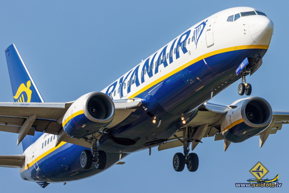 Boeing 737-8AS
