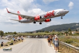 Boeing 737-85P