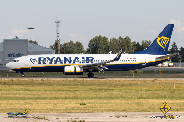Boeing 737-8AS