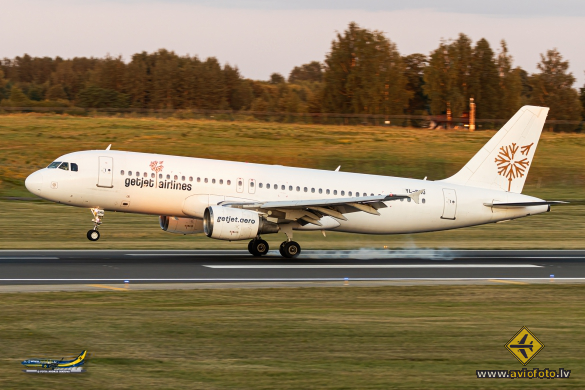 Airbus A320-214