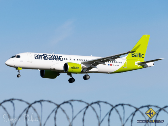 Airbus A220-300