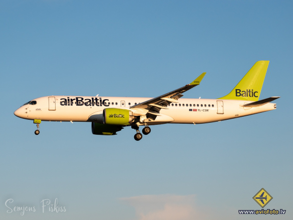 Airbus A220-300
