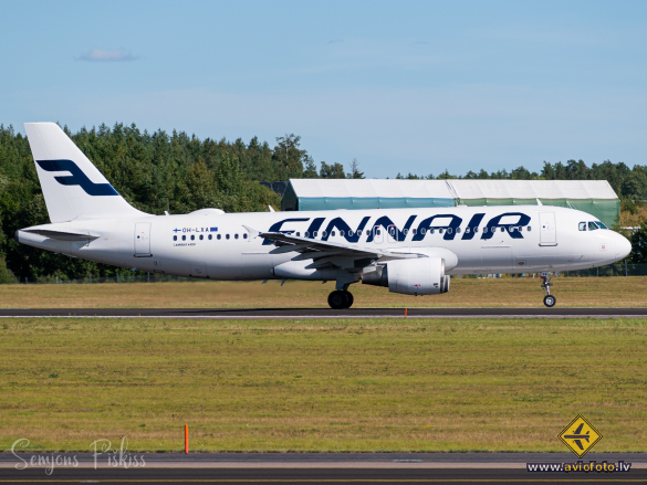 Airbus A320-214