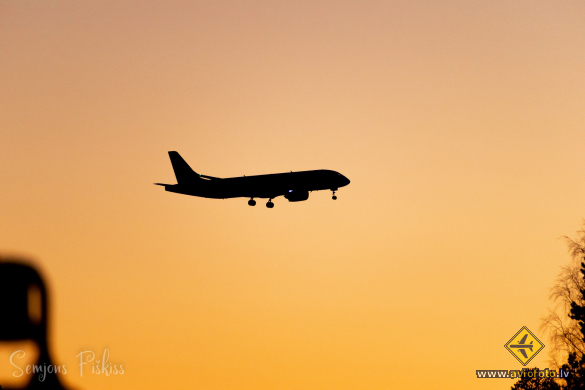 Airbus A220-300