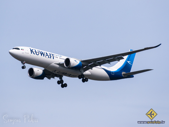 Airbus A330-841N