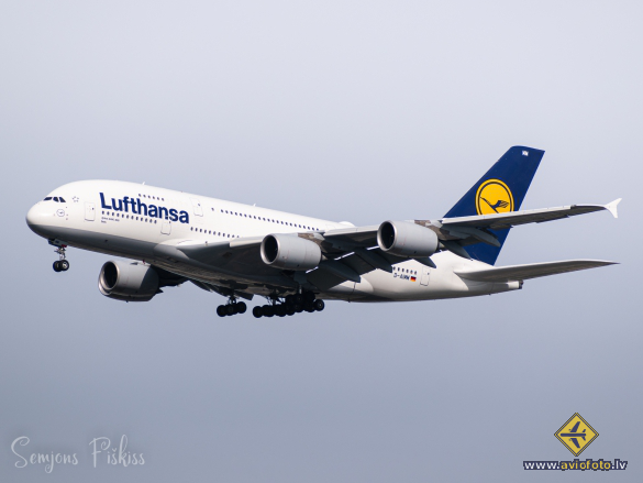 Airbus A380-841