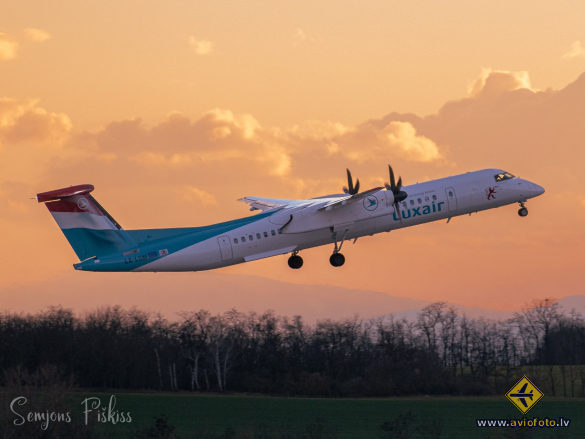 Bombardier DHC-8-402 Q400