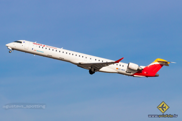 Bombardier CRJ-1000ER NG (CL-600-2E25)