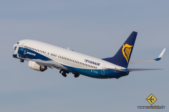 Boeing 737-8AS