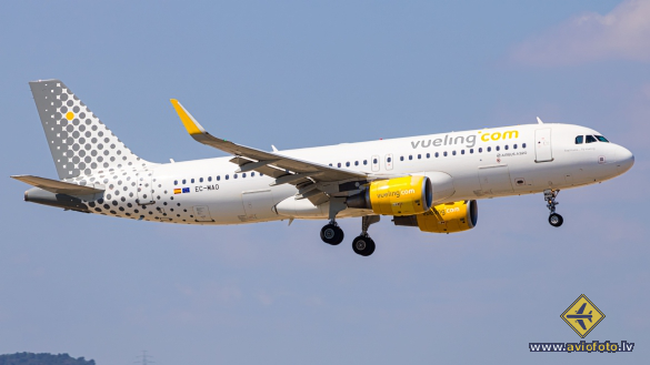 Airbus A320-214