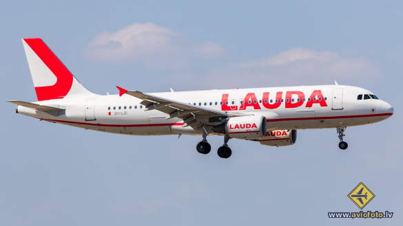 Airbus A320-214
