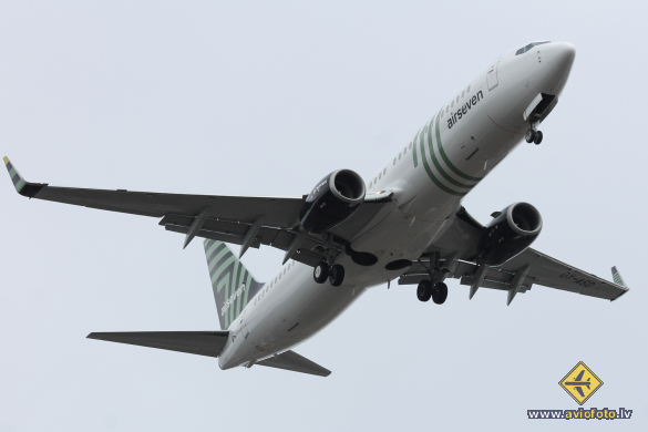 Boeing 737-8FZ