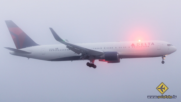 Boeing 767-332/ER