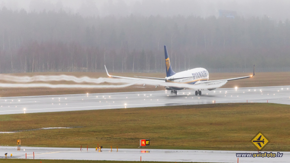 Boeing 737-8AS