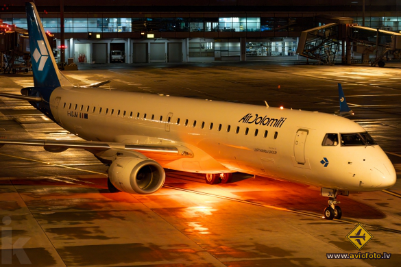 Embraer 195LR (ERJ-190-200LR)