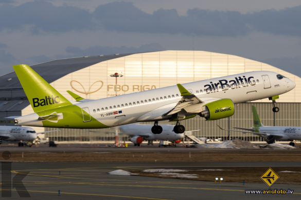 Airbus A220-300