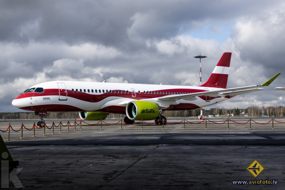 Airbus A220-300