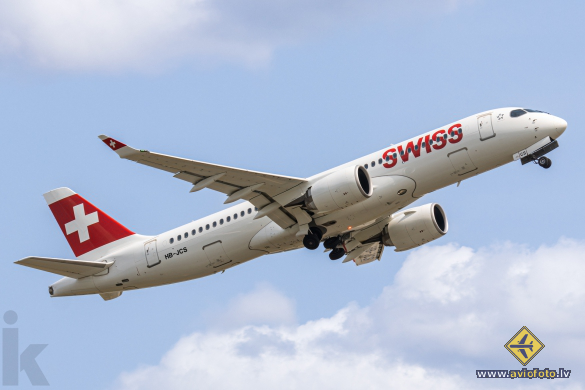 Airbus A220-300