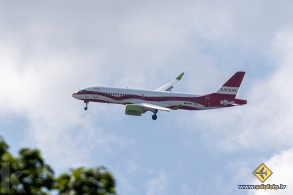 Airbus A220-300