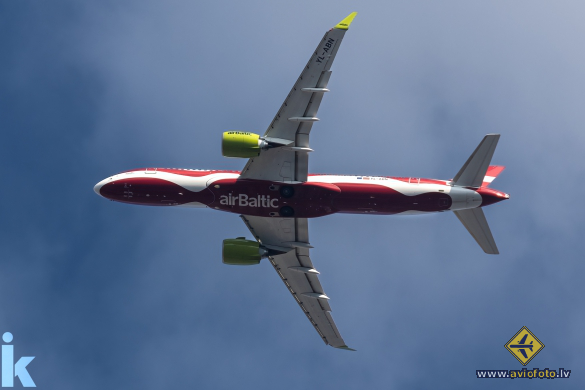 Airbus A220-300