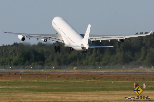Airbus A340-313X