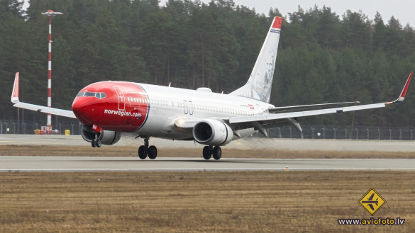 Boeing 737-8JP