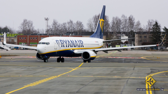 Boeing 737-8AS