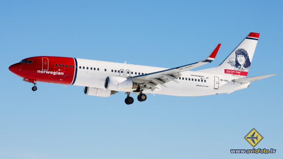 Boeing 737-86N