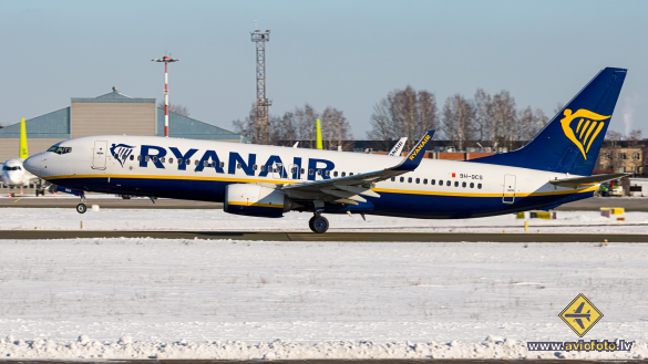 Boeing 737-8AS