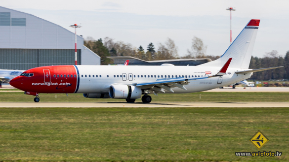 Boeing 737-8JP