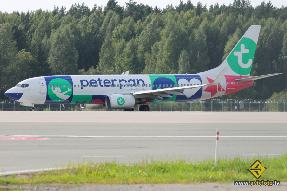 Boeing 737-8K2