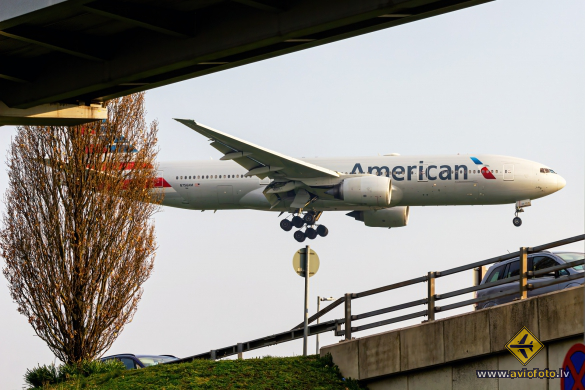 Boeing 777-223/ER