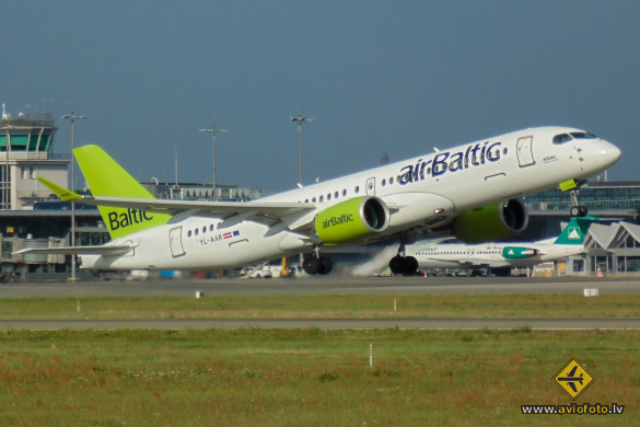 Airbus A220-300